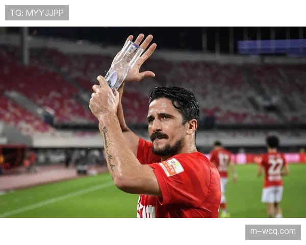 评论:一球领先后是否应主动回收?高压球队面临战术与心理的双重考验